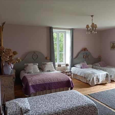 Le Manoir "Aux Douves" Bed & Breakfast Bazoges-en-Paillers Bagian luar foto