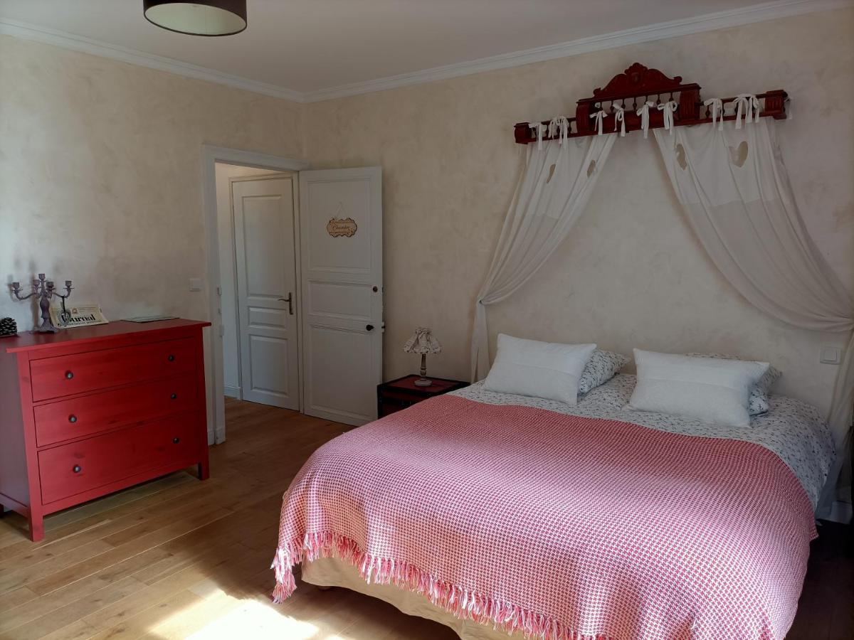 Le Manoir "Aux Douves" Bed & Breakfast Bazoges-en-Paillers Bagian luar foto
