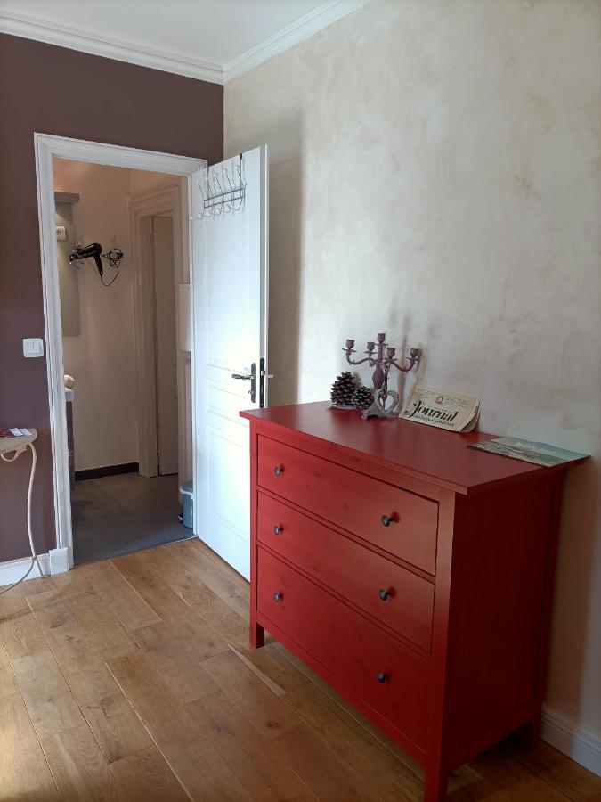 Le Manoir "Aux Douves" Bed & Breakfast Bazoges-en-Paillers Bagian luar foto